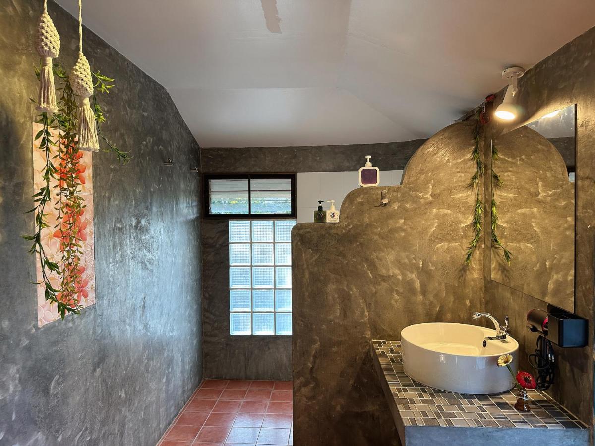 Pairadise Hotel - Housity