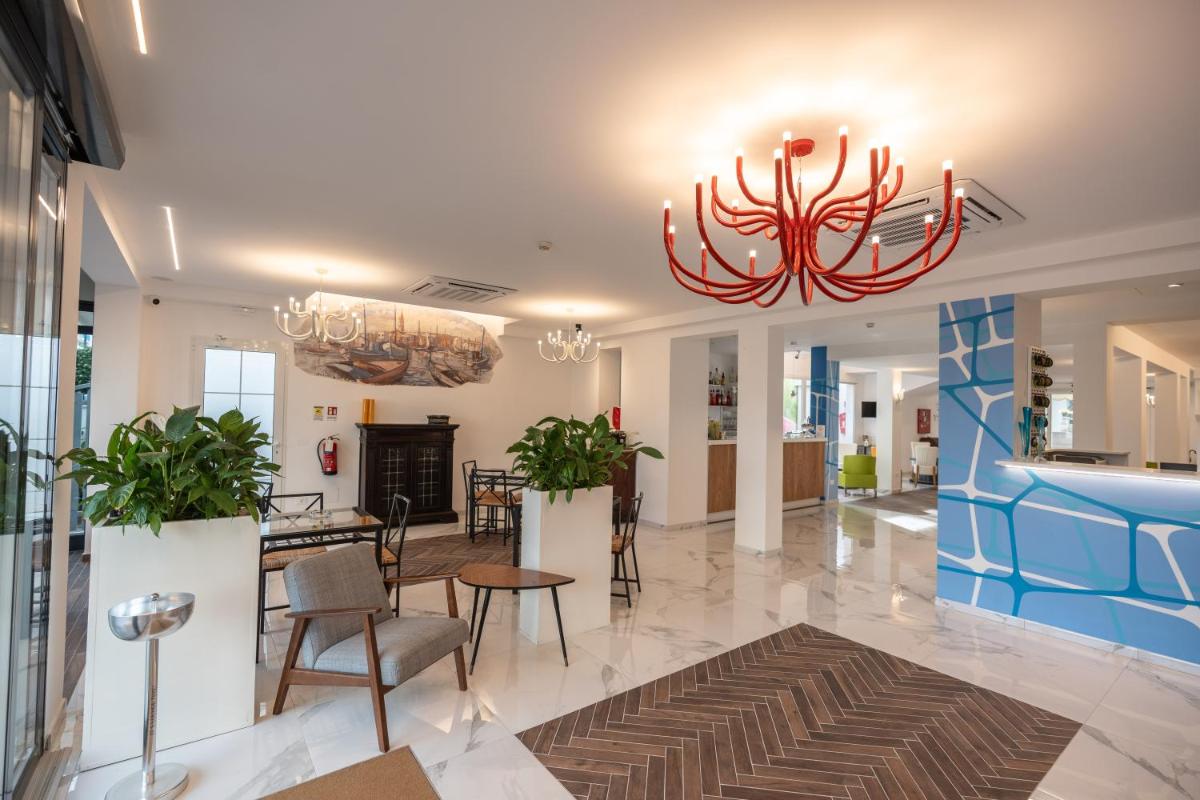 Hotel Marzia Holiday Queen - Housity