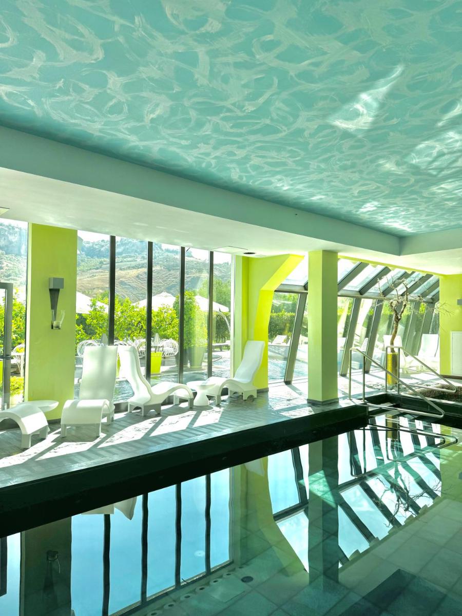 Regis Resort & Wellness - Housity