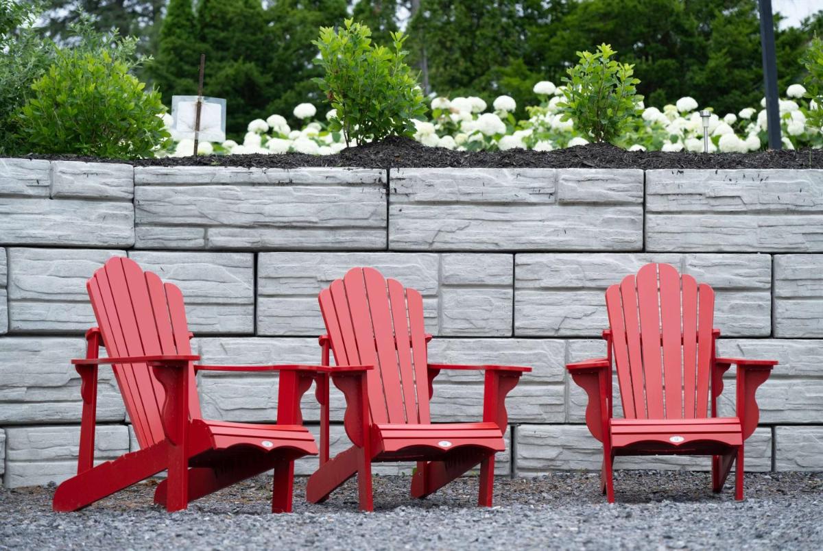 Ramada by Wyndham Ottawa On The Rideau - Housity
