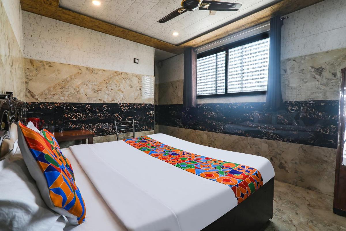 FabHotel Raghunandan Inn - Housity