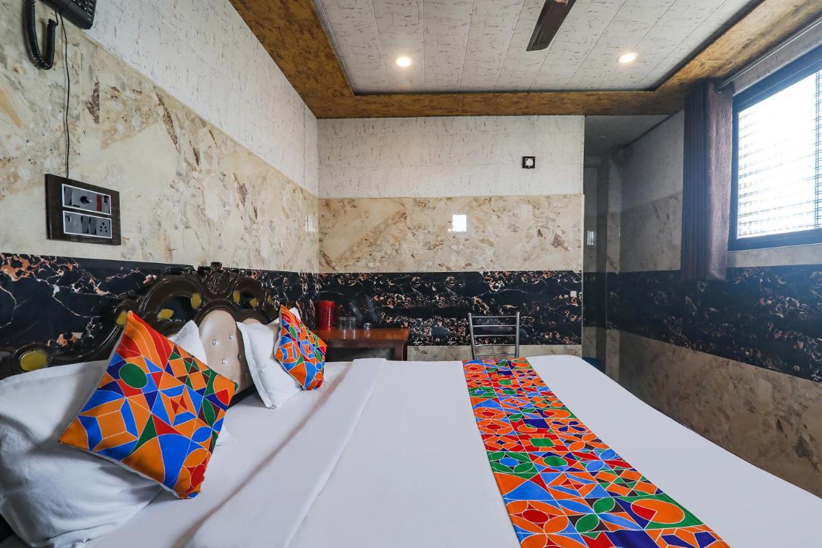 FabHotel Raghunandan Inn - Housity