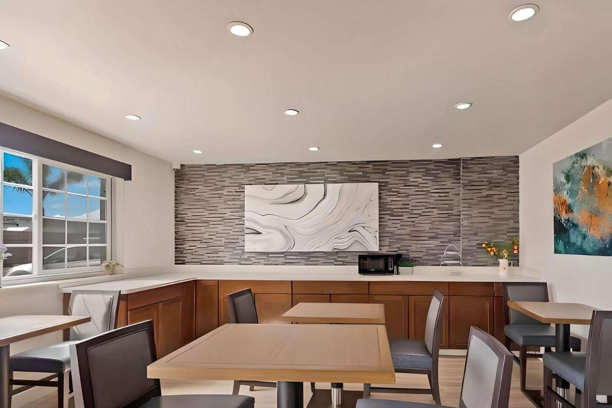 Comfort Inn Hayward - Oakland South - Housity