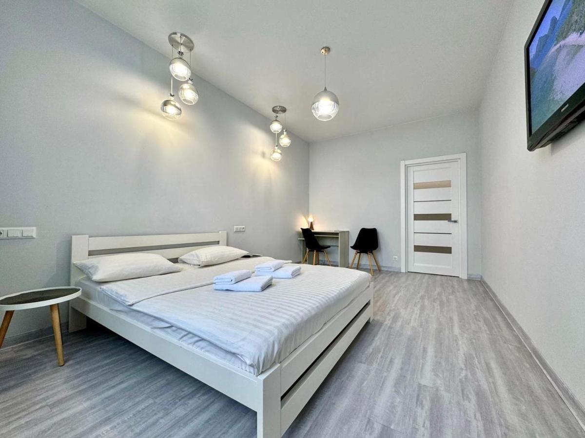 ApartPoltava Дизайн 2023 апартаменти в елітній новобудові, Пейзаж, LED Дзеркало, ТРОПІЧНИЙ душ ,СОНЯЧНИЙ ПАРК - Housity