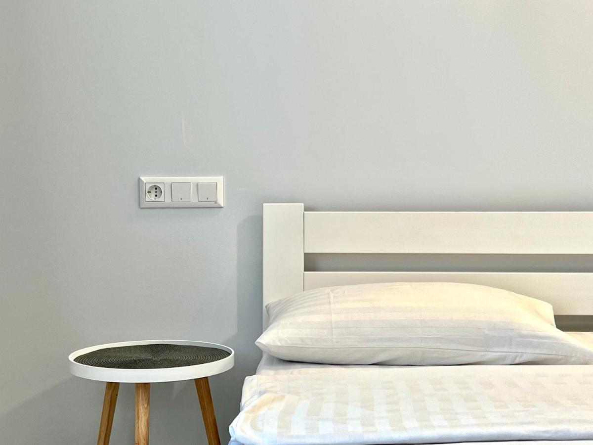 ApartPoltava Дизайн 2023 апартаменти в елітній новобудові, Пейзаж, LED Дзеркало, ТРОПІЧНИЙ душ ,СОНЯЧНИЙ ПАРК - Housity