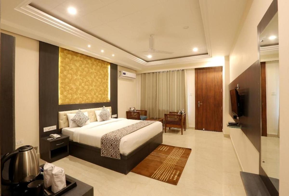 Bonfire Hostels Rishikesh - Housity