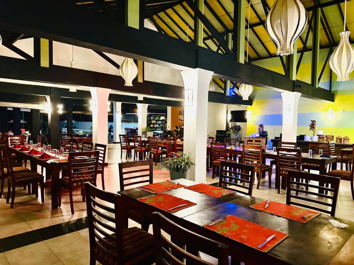 Kamili Beach Resort, Kalutara - Hizvo