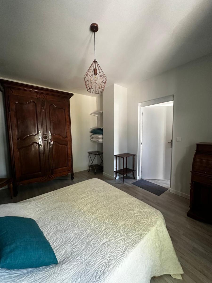 Petite maison mitoyenne, clim, rénovée, calme - Housity