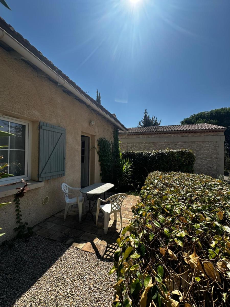 Petite maison mitoyenne, clim, rénovée, calme - Housity