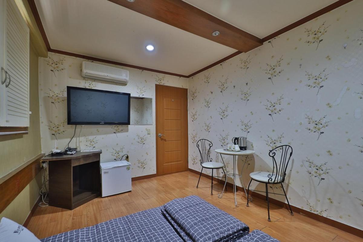 Theme Motel - Housity