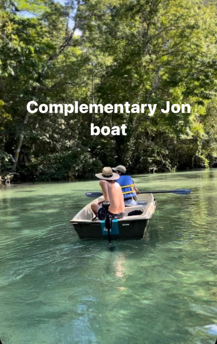 Weeki Wachee Retreat Canal home with hot tub kayaks canoe and boat with trolling motor included - Housity