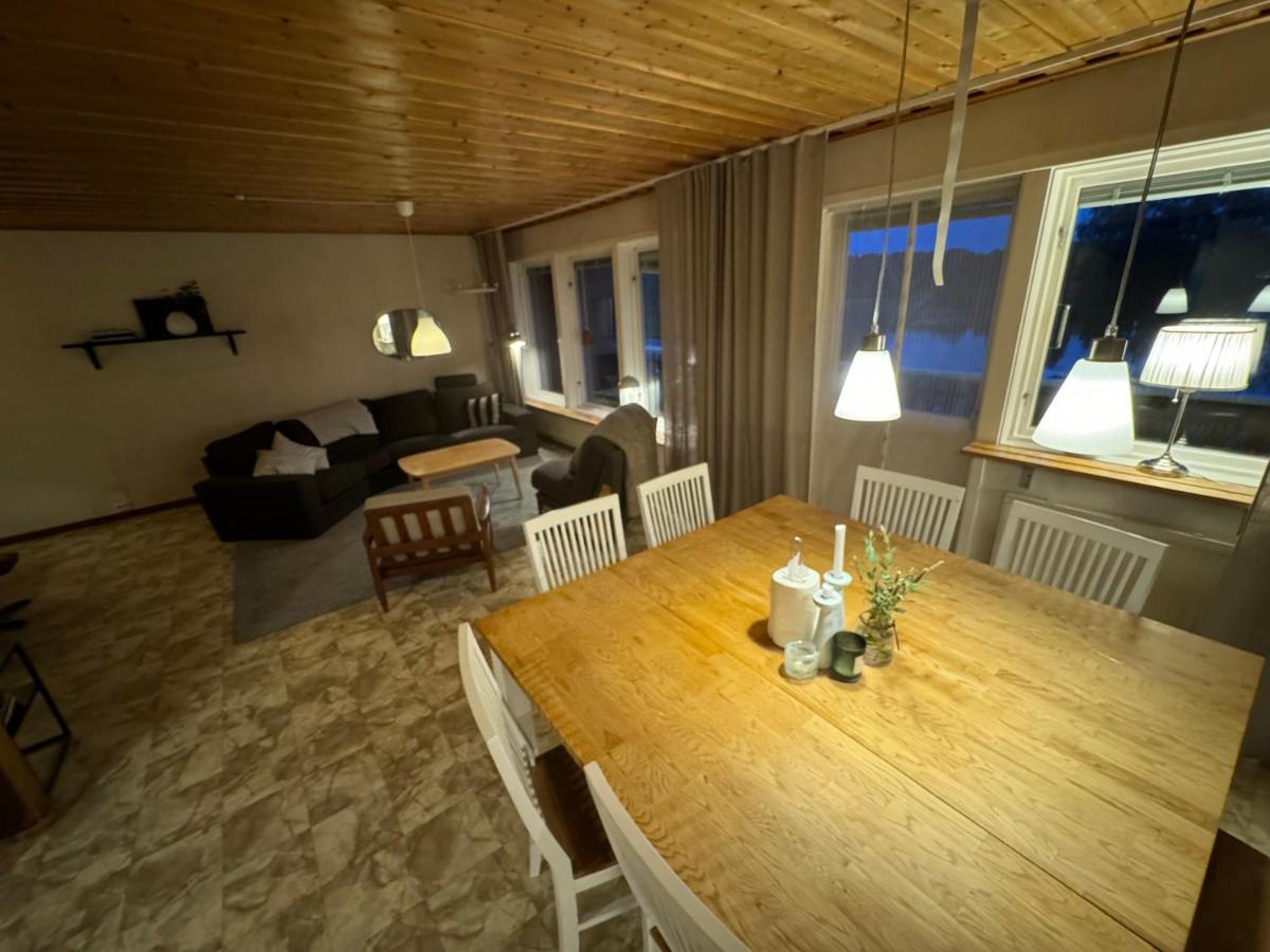 Stadsnära och naturskön villa med 50m till vatten - Housity