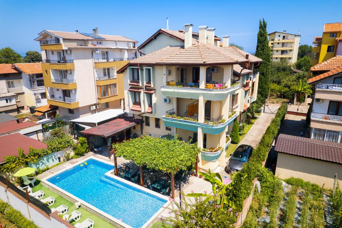 Paradise Chernomorets - Housity
