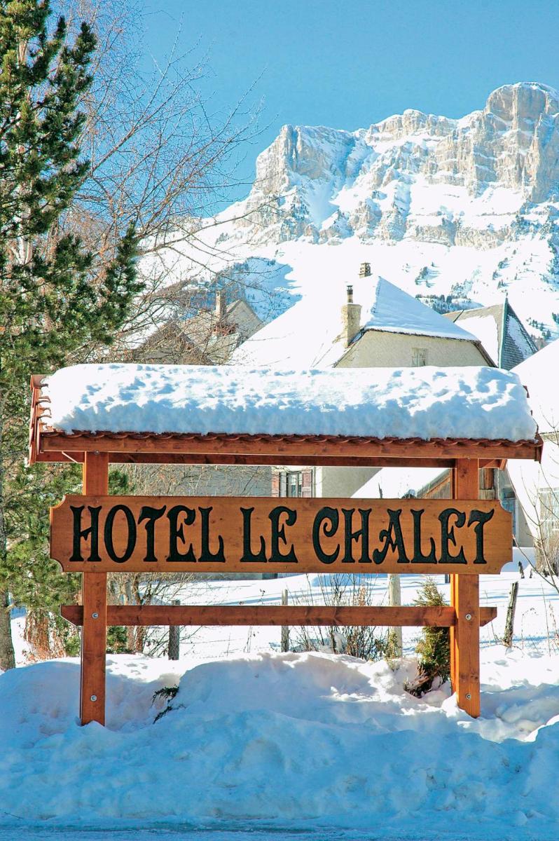 Vue générale sur la montagne ou vue sur la montagne depuis l'hôtel