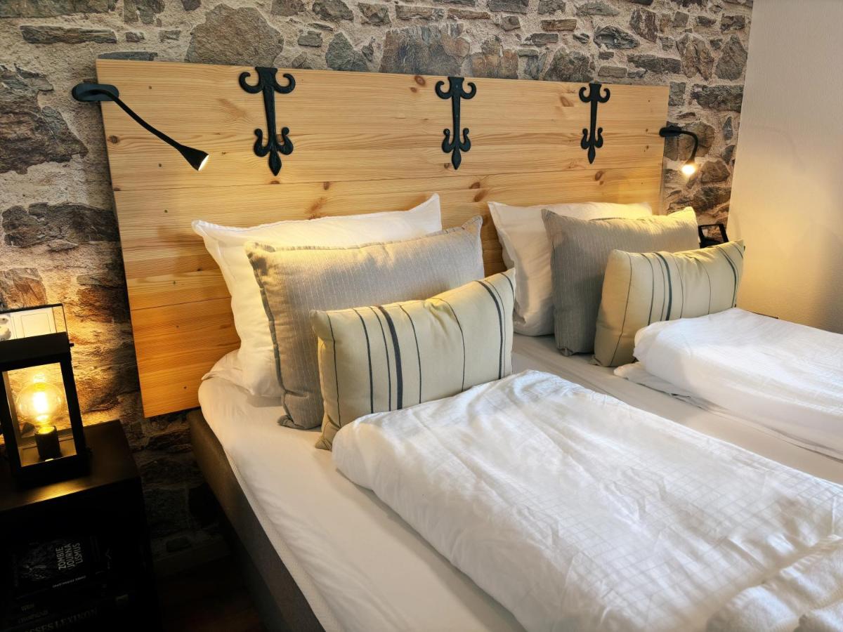 Stilvolles Ferienapartment am Thermalbad mit Blick in die Natur - Housity