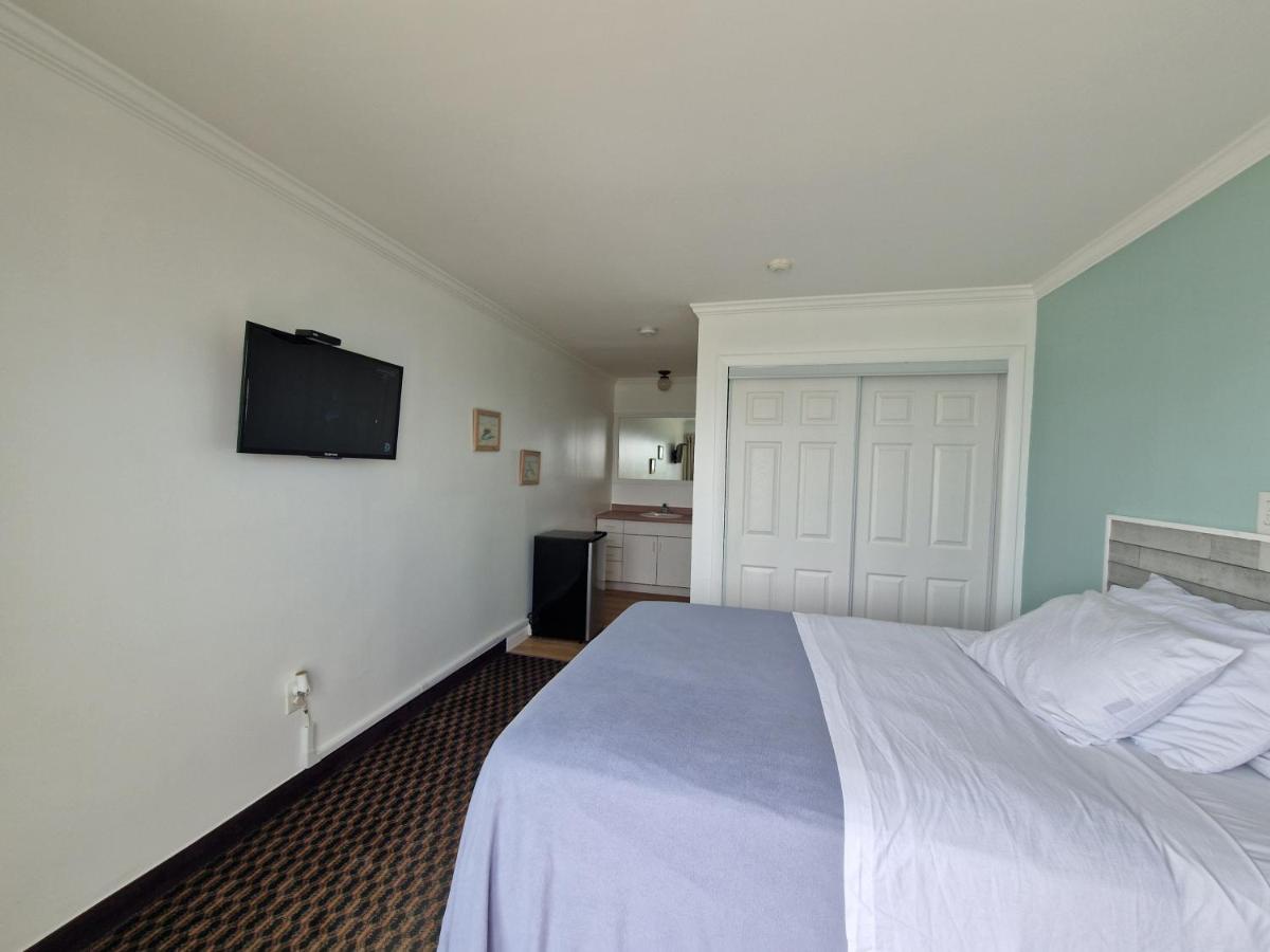 Sandcastle Beachfront Inn - Housity