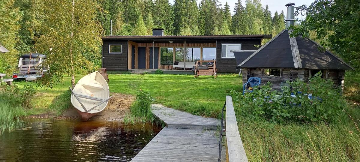 Private Lakeside Holiday Property in Nature - Housity