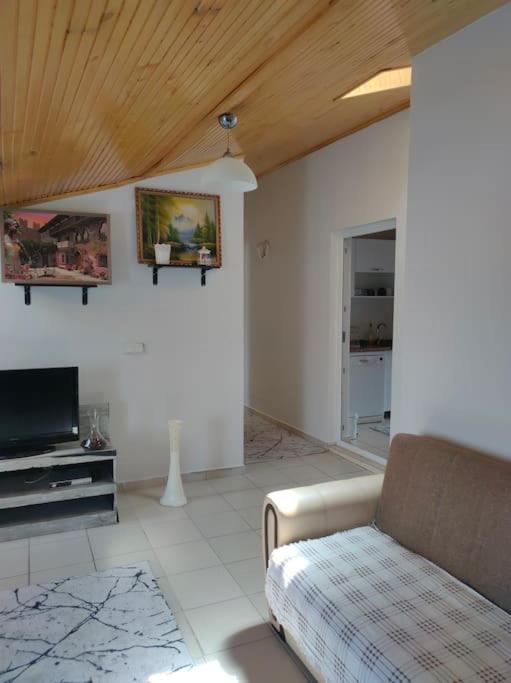 WoodenGate - Housity