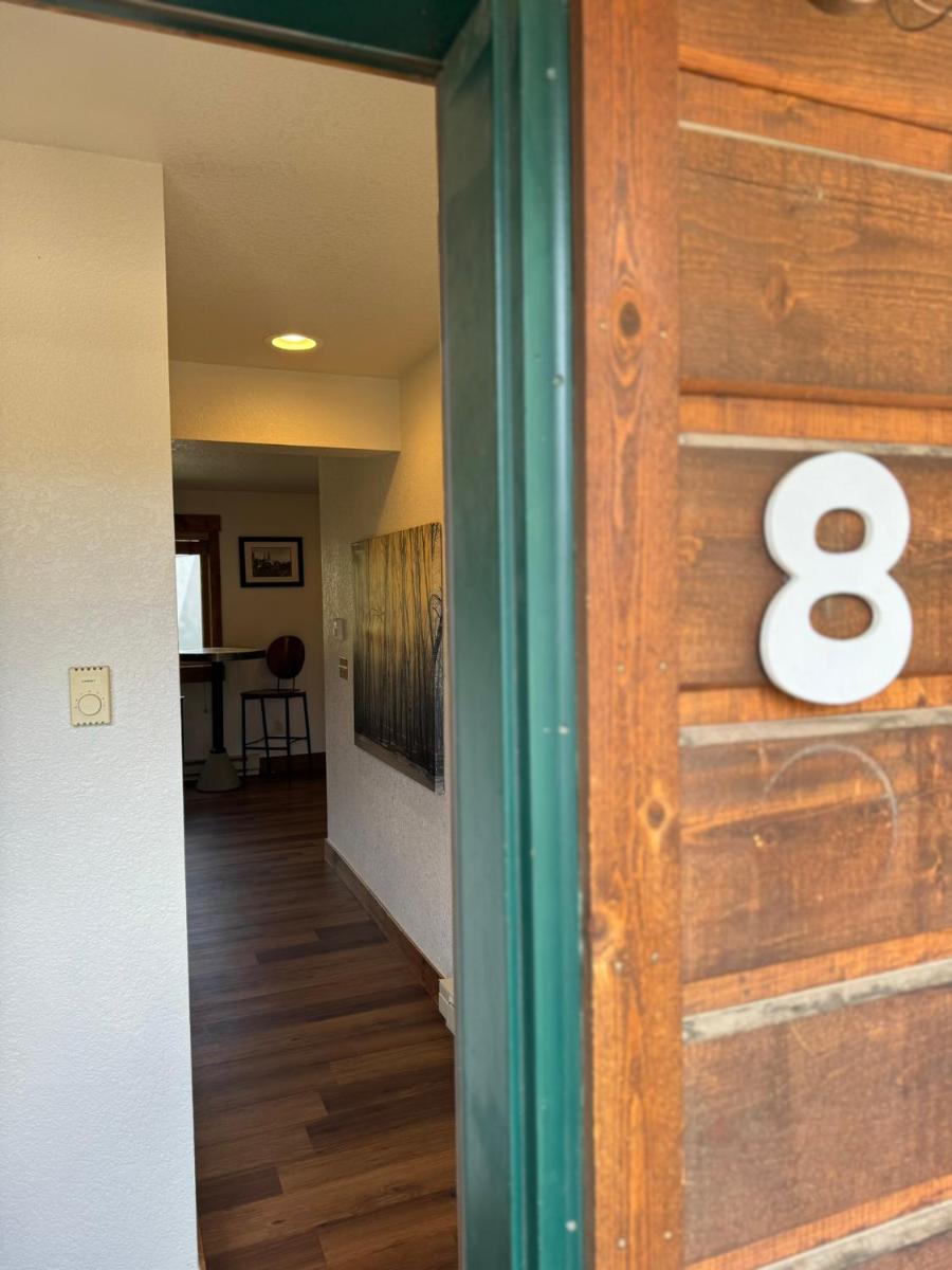 Lake Getaway #8 _ Stunning Views _ Private Retreat - Housity
