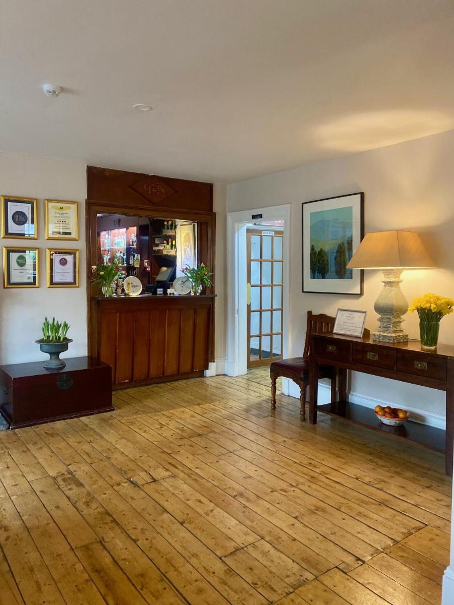 The Gordon Arms Restaurant with Rooms - Housity