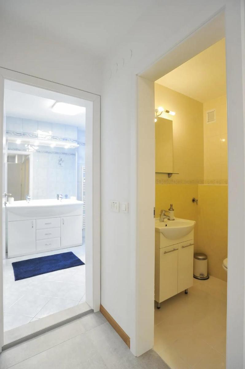 Strict city apartments - Housity