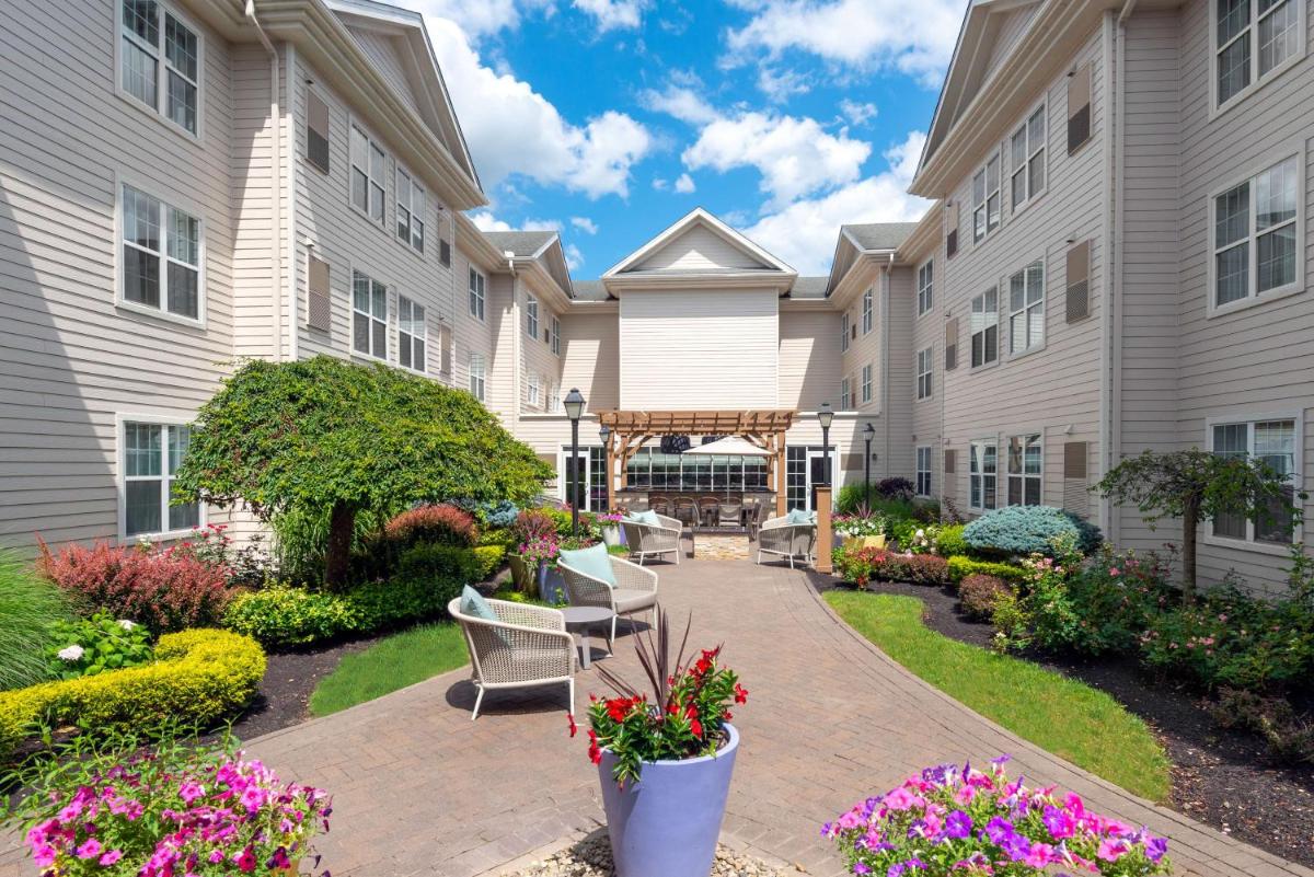 Homewood Suites by Hilton Buffalo/Airport - Housity