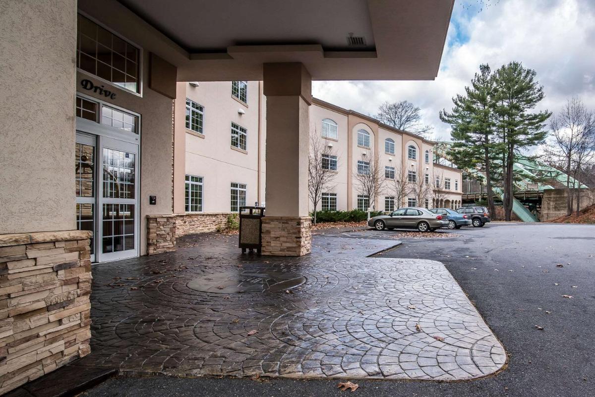 Riverside Hotel, Ascend Hotel Collection - Housity