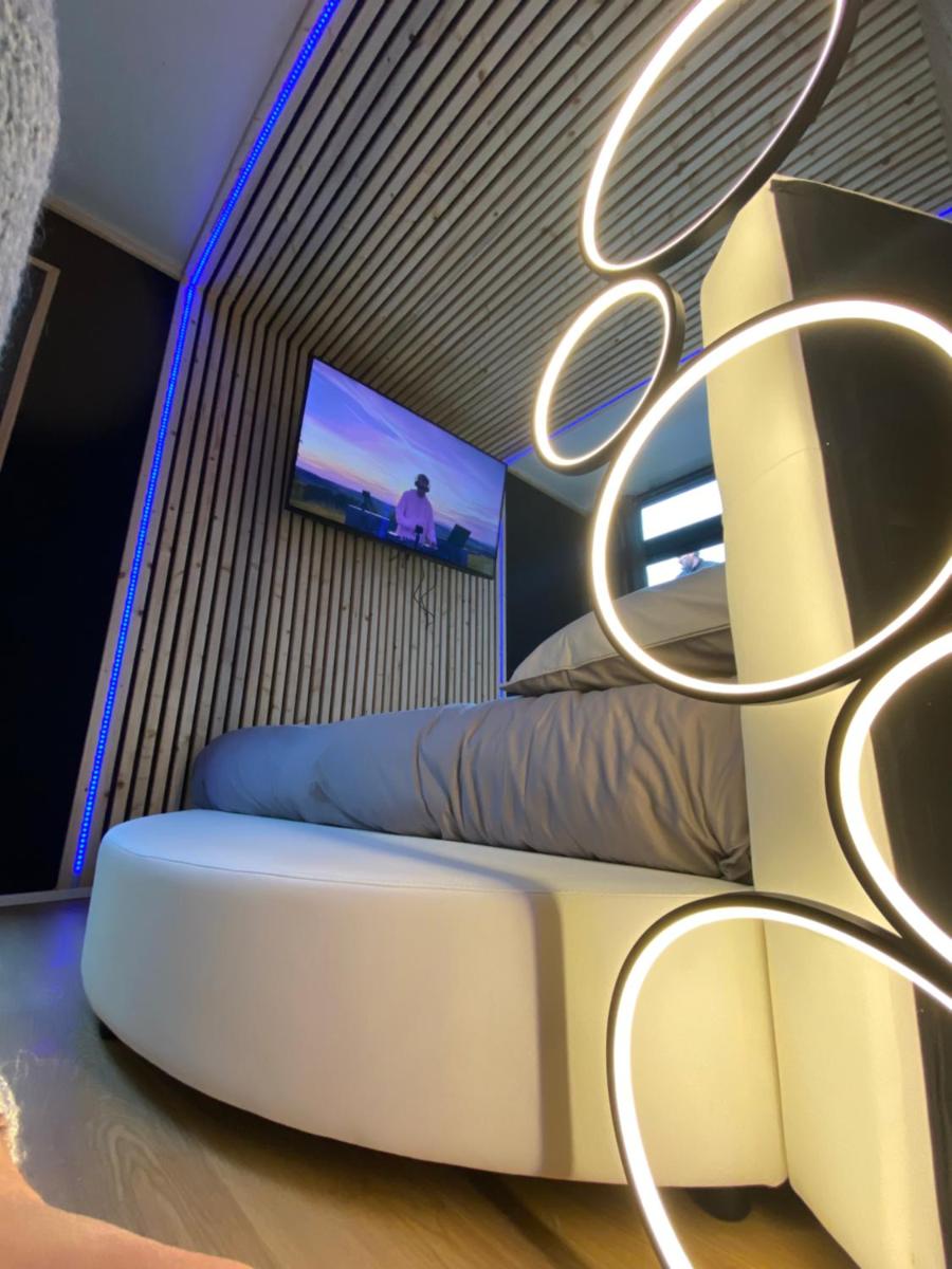 Suite with jacuzzi and sauna - Housity