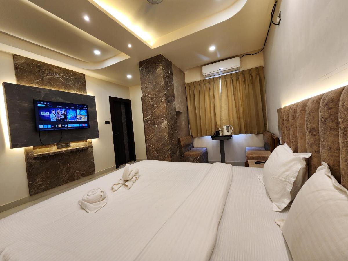 The Monarch Hotel - Housity