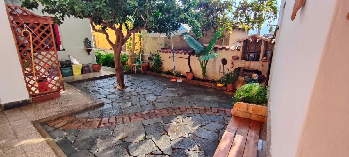 Xenion Guest House - Housity