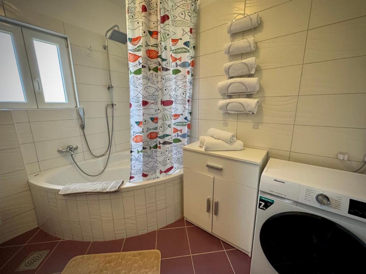 Apartments Maričić Rab Island - Housity
