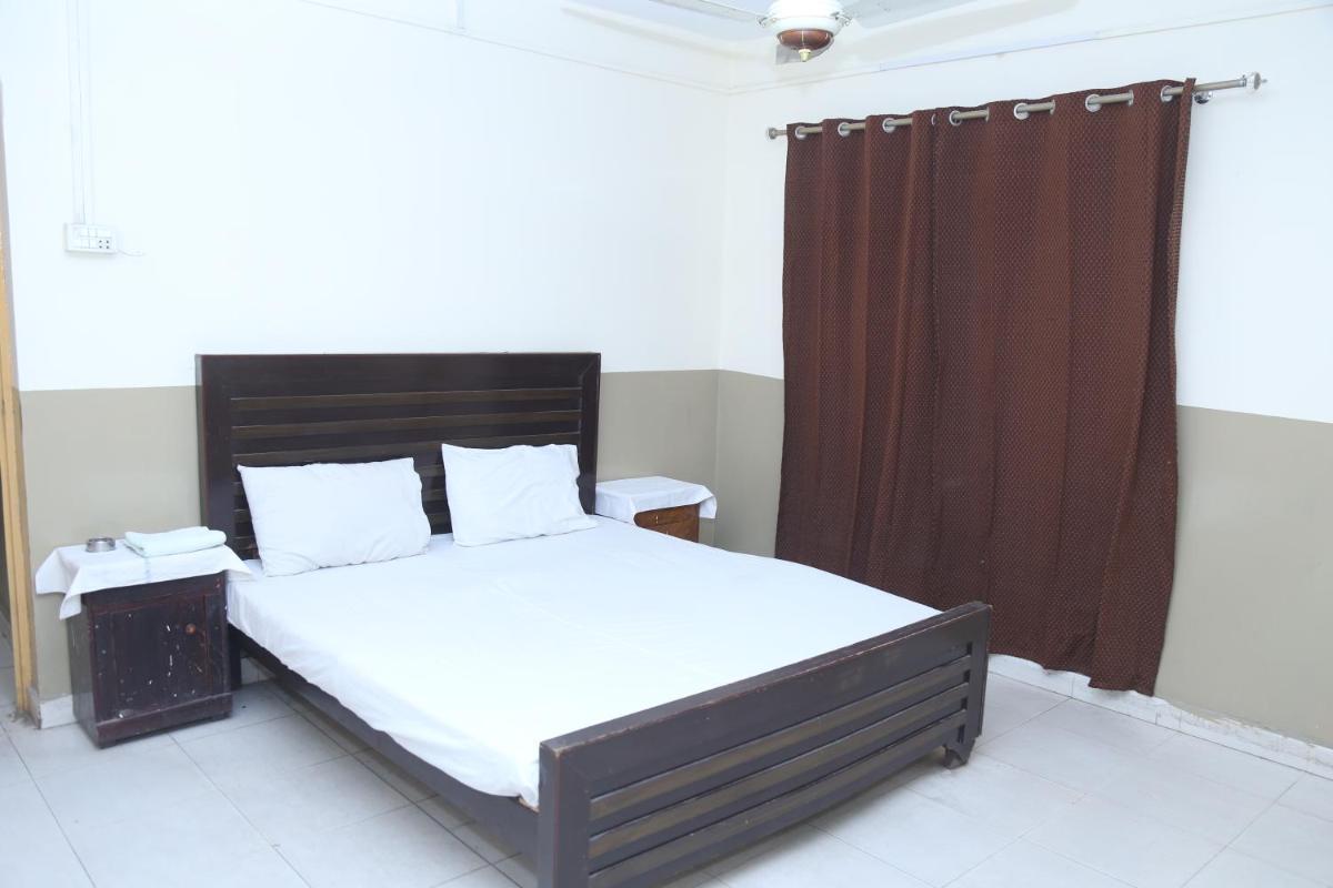 Suitetrails - Ayyan Palace Hotel