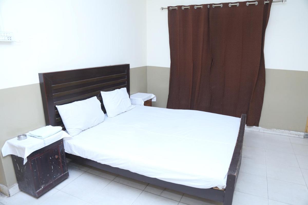 Suitetrails - Ayyan Palace Hotel