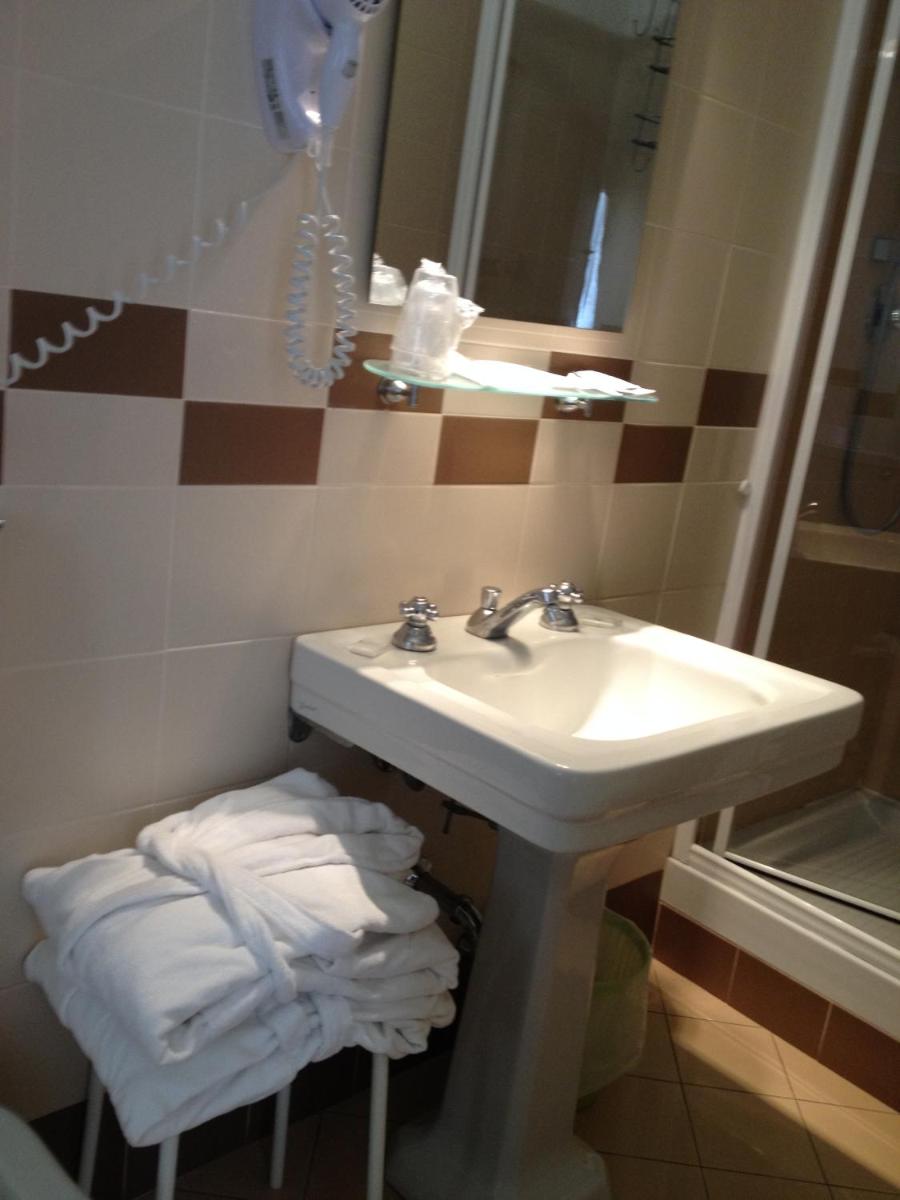 Albergo Giugni - Housity