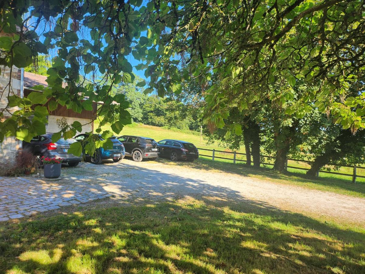 La Longère du cheval noir chambre d'hôtes référence et table d'hôtes, en pleine nature, proche d'une cité médièvale, parking couvert securisé - Housity