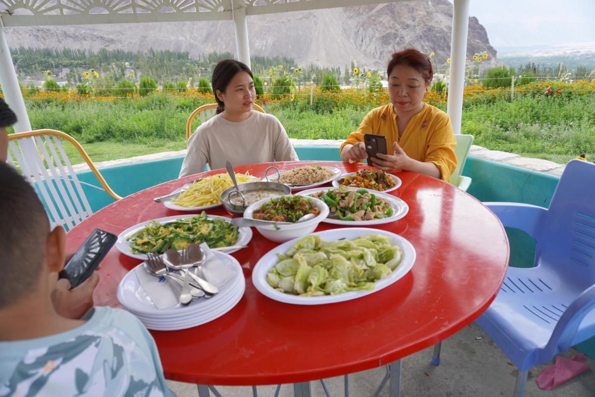 Hotel Mountain Lodge Skardu - Housity