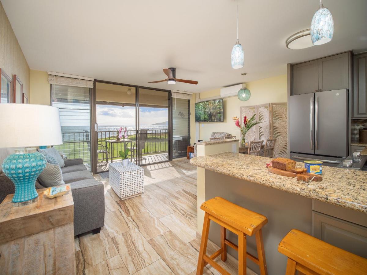 Waiohuli Beach Hale D227 - Aloha La'i - Oceanfront/1b1b/Wifi/AC/Cable/Pool/Extras - Housity