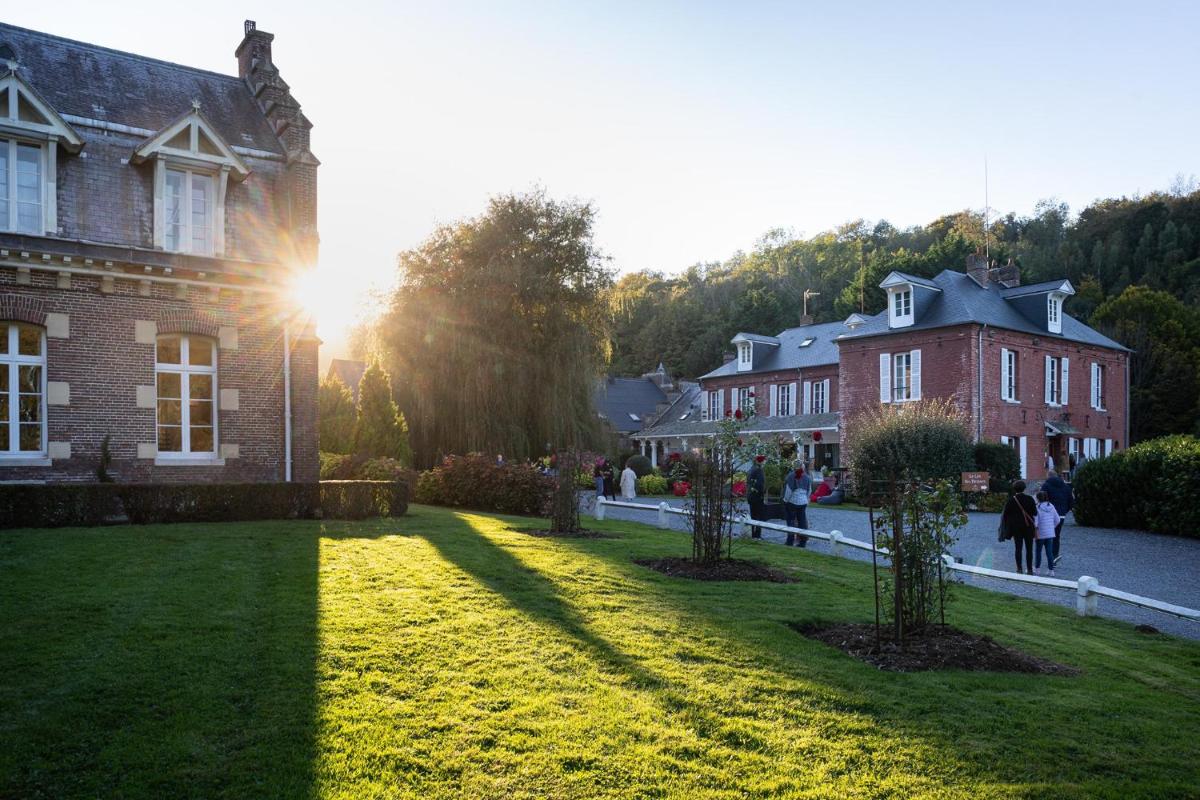 Jardin de l'établissement Domaine de Joinville & Spa