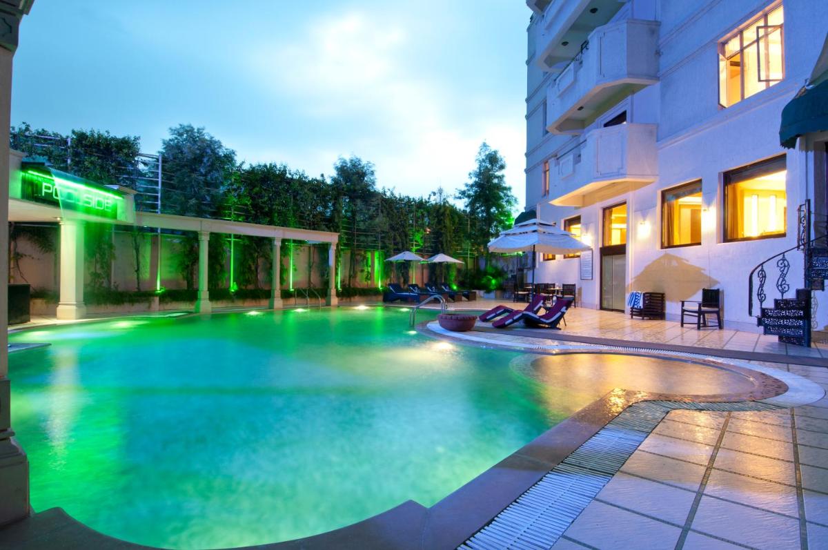 Howard Plaza The Fern, Agra - Housity