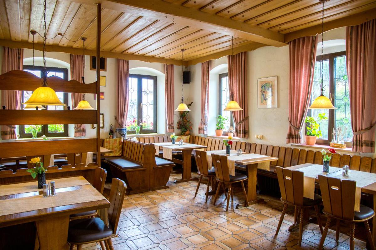 Hotel zur Linde - Housity