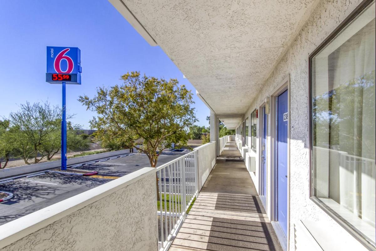 Motel 6-Phoenix, AZ - West - Housity