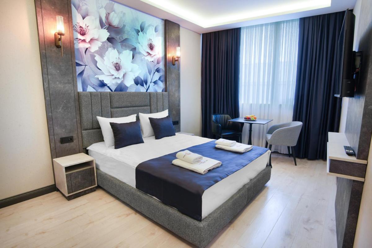 Comfort Point Two Hotel - Housity