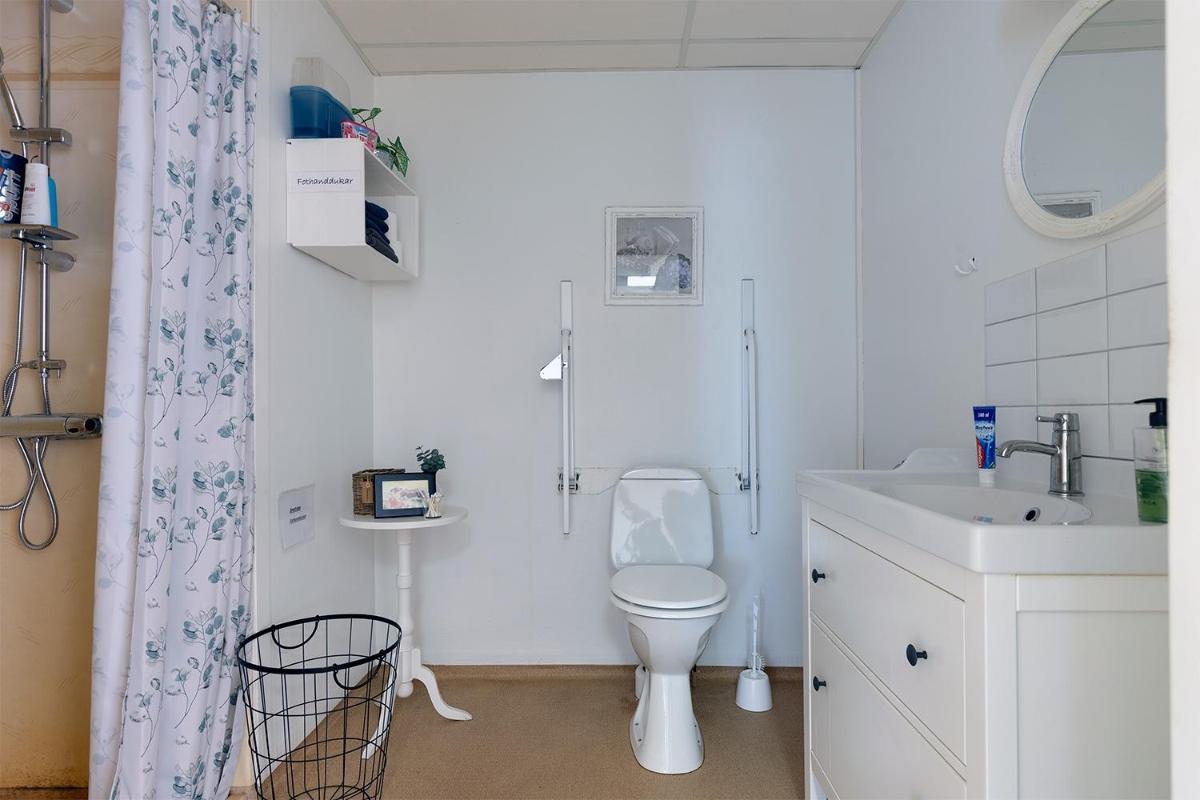 Lenas Bed &amp; Breakfast - Housity