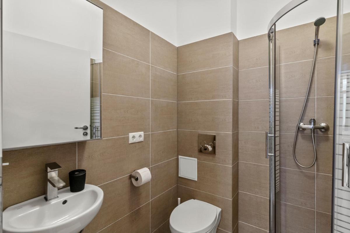 Faraway Studios 43 - Housity