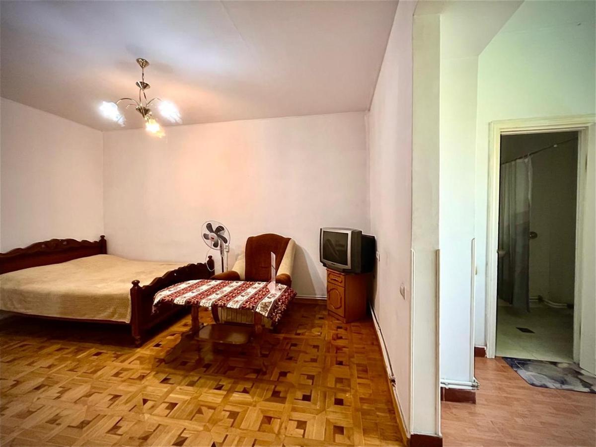 Red House - Housity