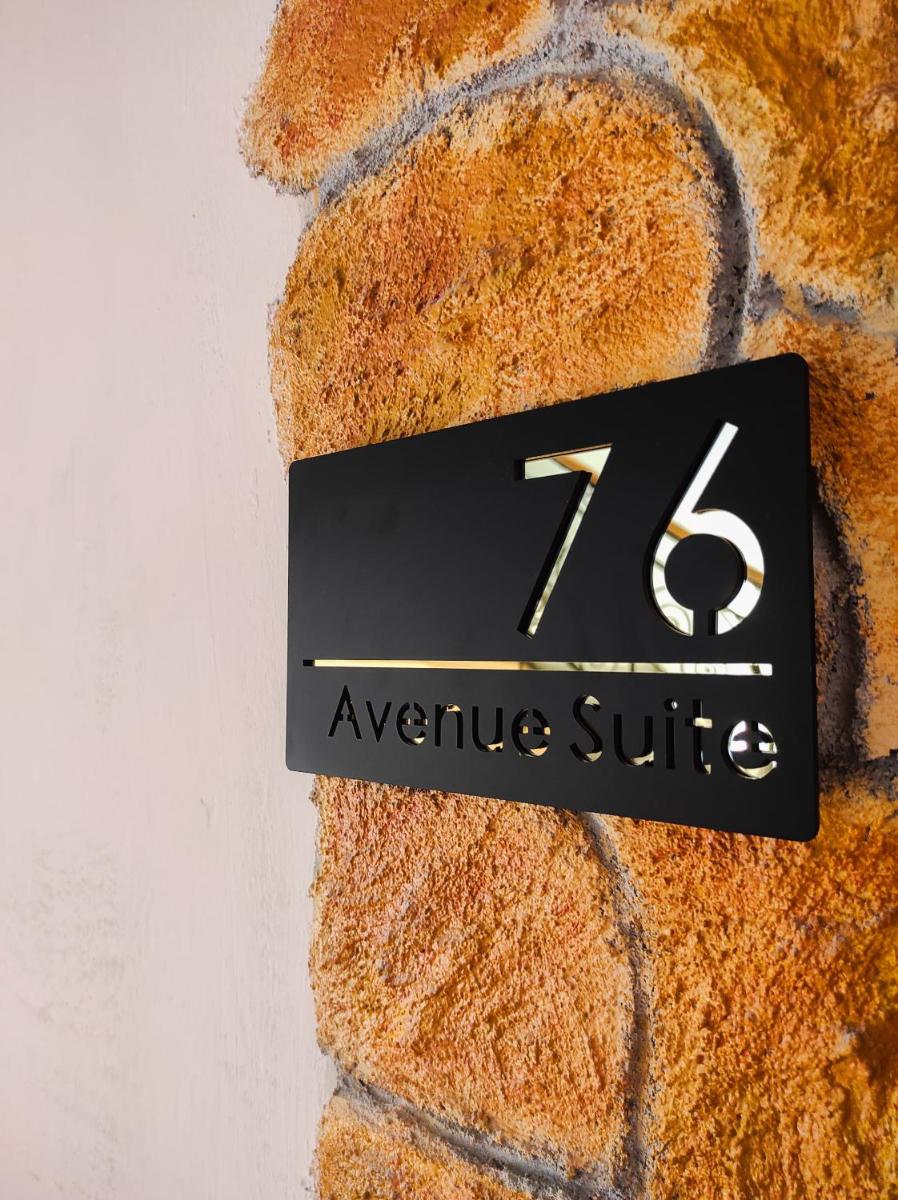 76 Avenue Suites Wi-Fi, Shuttle, Breakfast - Housity