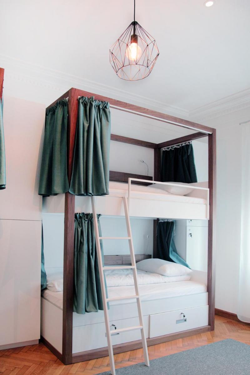 Hostel Karavan Inn - Housity