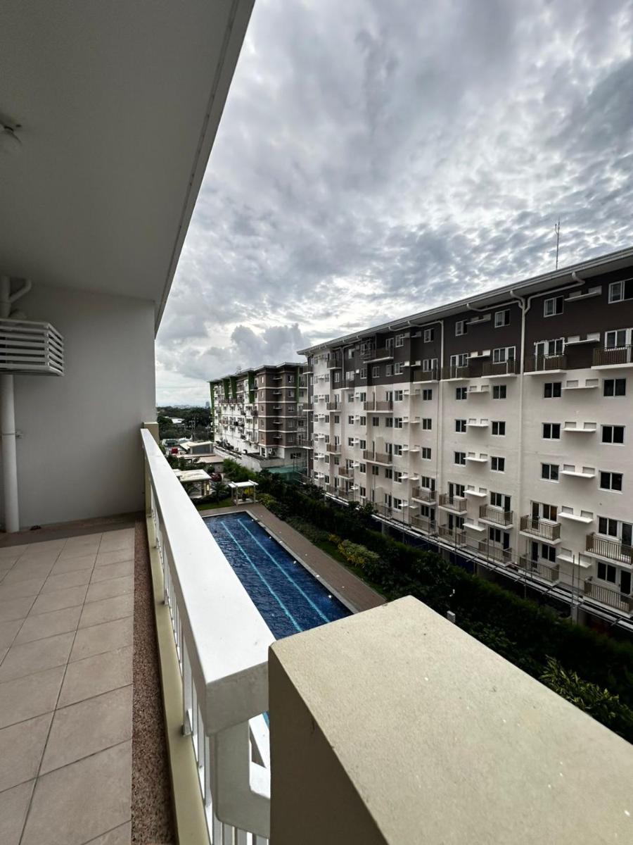 2 bedroom Condo Unit near SM BF & NAIA at The Atherton by DMCI with 2 balcony - Housity