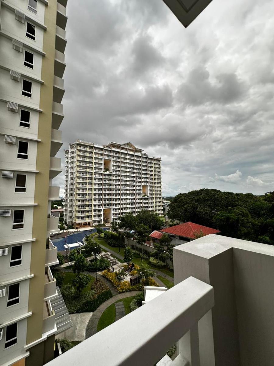 2 bedroom Condo Unit near SM BF & NAIA at The Atherton by DMCI with 2 balcony - Housity