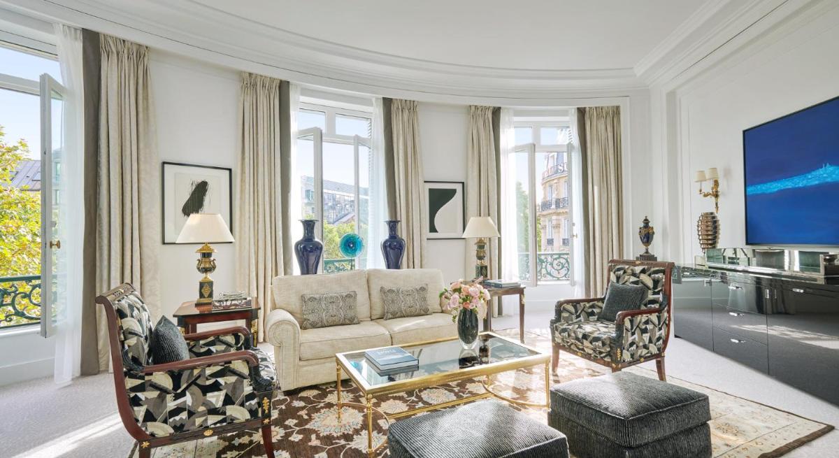 Télévision ou salle de divertissement dans l'établissement InterContinental Paris Le Grand by IHG